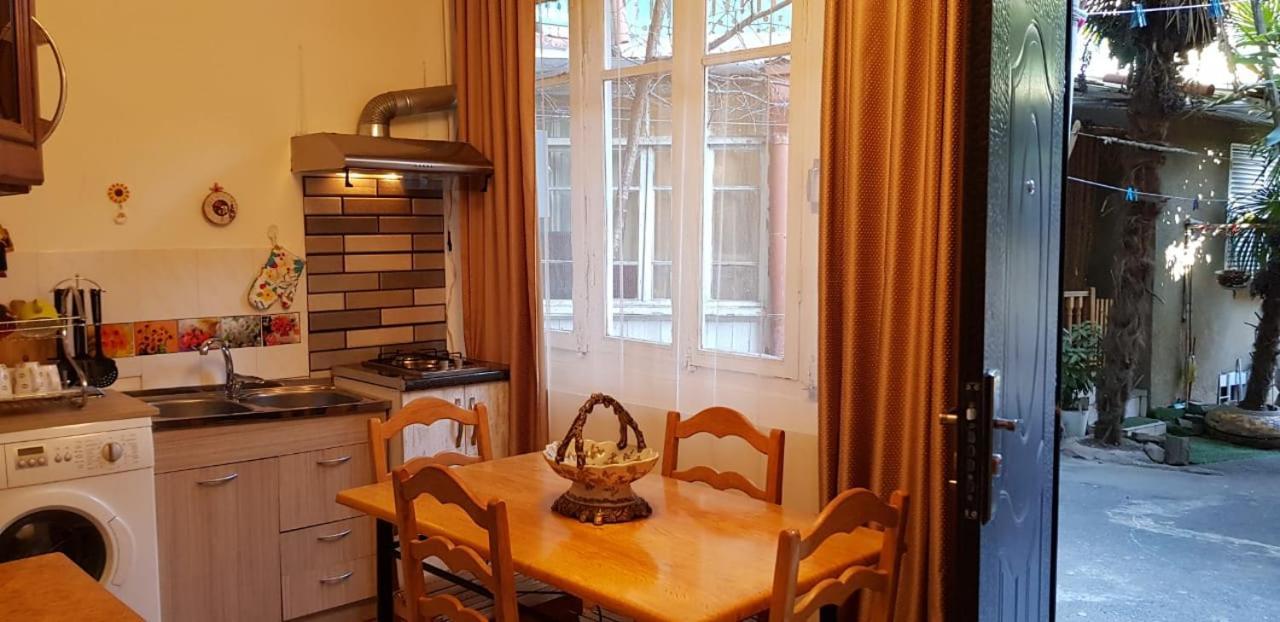Madona'S Apartment Tbilisi ภายนอก รูปภาพ