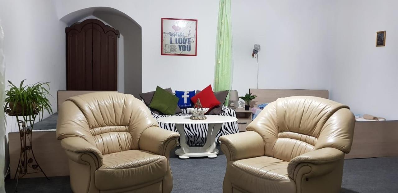 Madona'S Apartment Tbilisi ภายนอก รูปภาพ